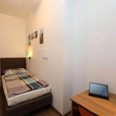 Two Bedroom 아파트