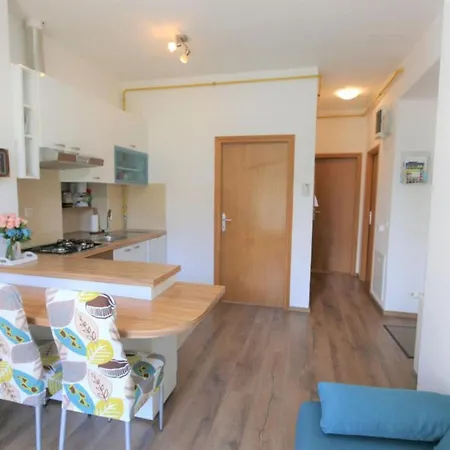 아파트 Two Bedroom *